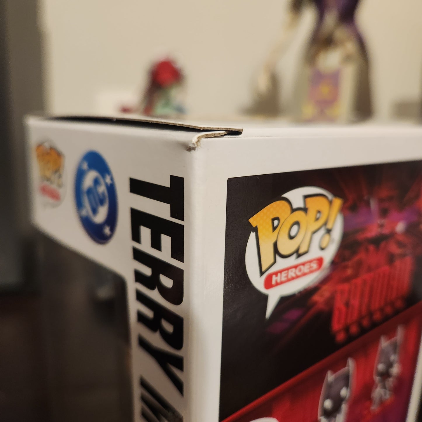 DC Batman Beyond Terry McGinnis Funko Pop Vinyl Figure #560 CHASE Funko