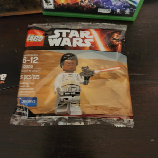 LEGO Star Wars: The Force Awakens Deluxe Edition Xbox One- Complete with Minifig Xbox