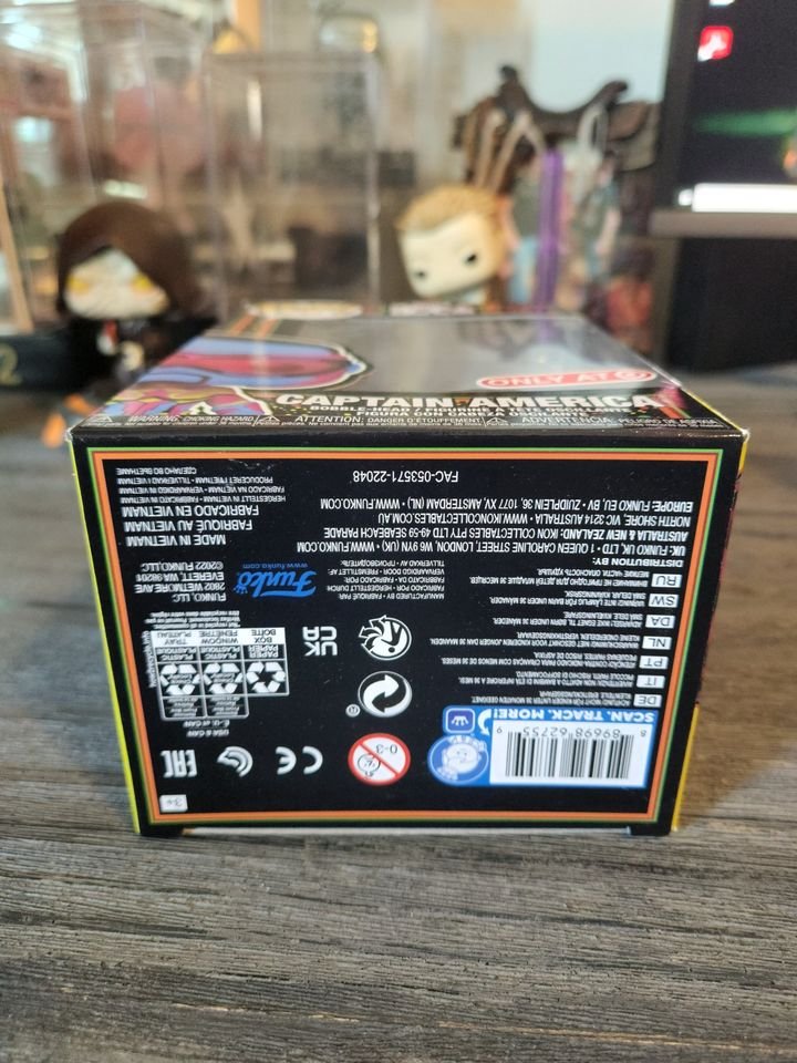 Funko PoP Marvel The Falcon & the Winter Soldier Captain America Blacklight Funko