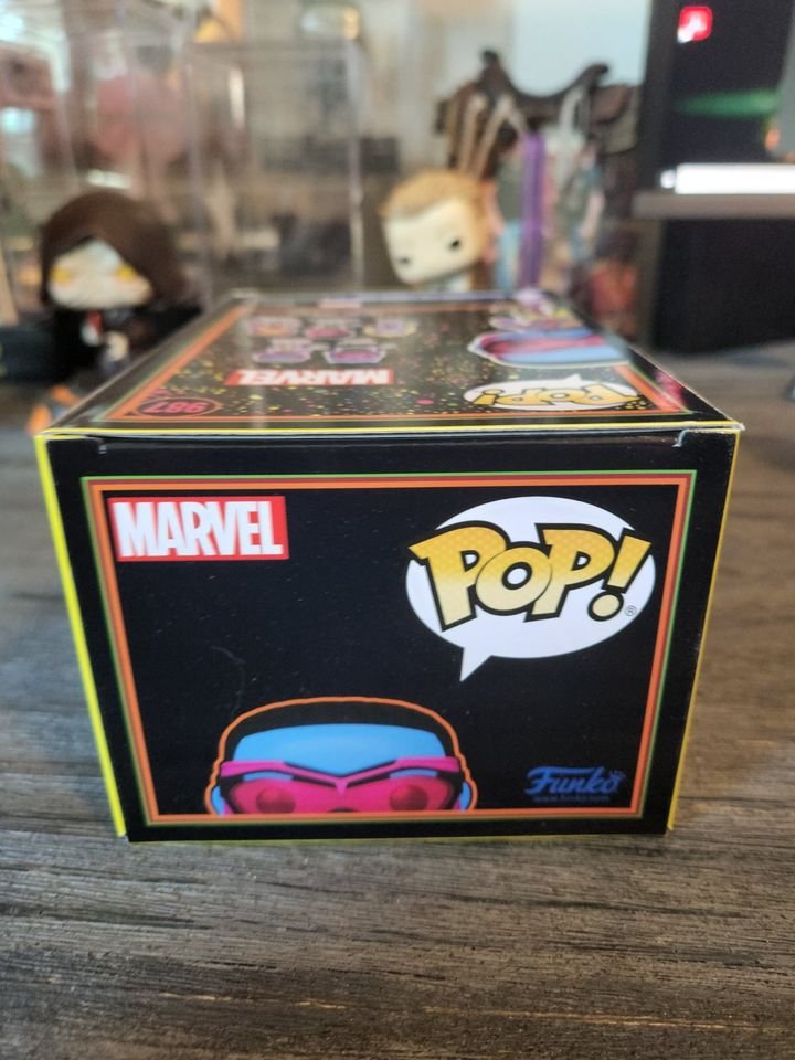 Funko PoP Marvel The Falcon & the Winter Soldier Captain America Blacklight Funko