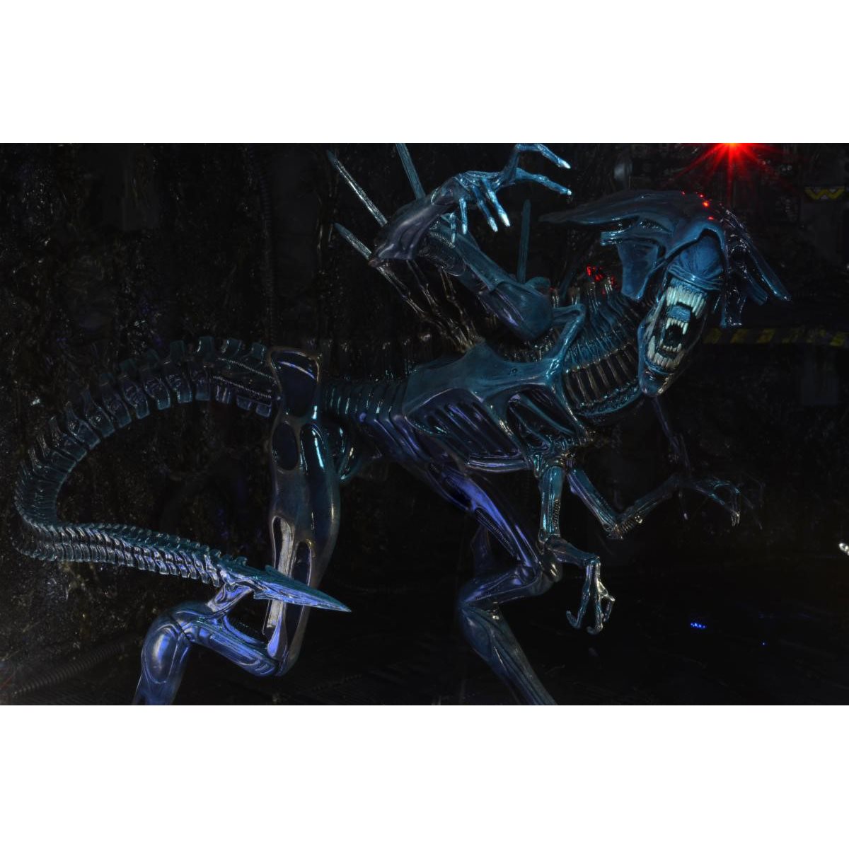 Aliens Xenomorph Queen Ultra-Deluxe Action Figure - Hyperdrive Collector Zone