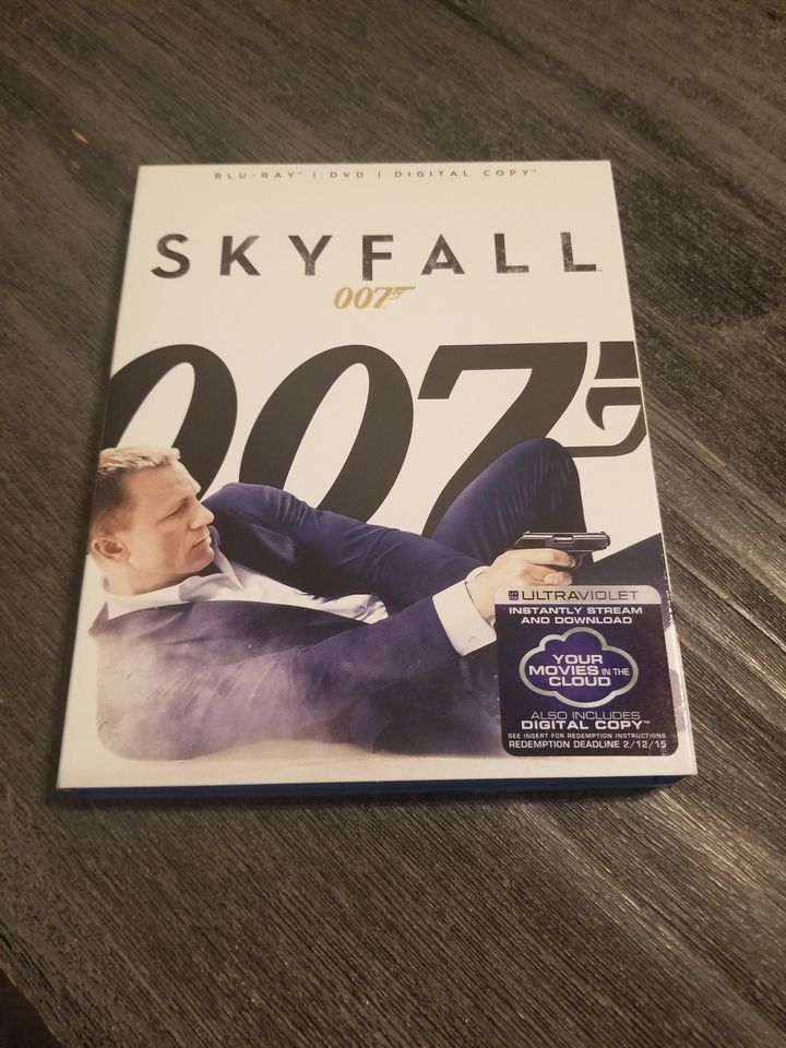 007 James Bond: Skyfall Blu-ray DVD Hyperdrive Collector Zone