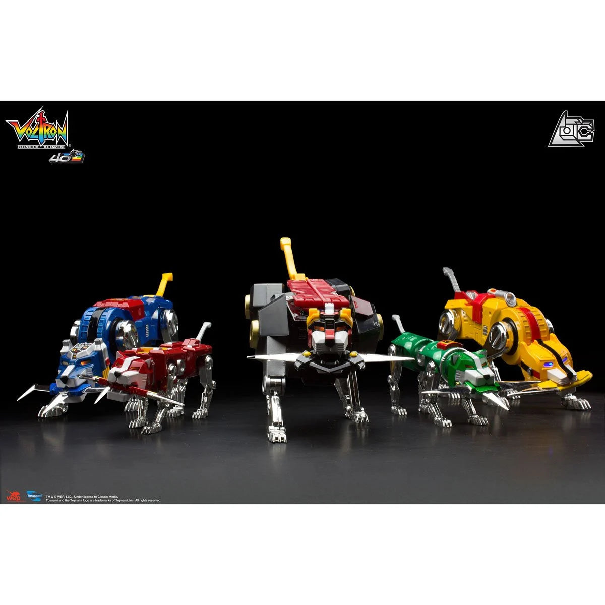 Voltron 40th Anniversary Gift Set with Light-Up Sound Base Toynami