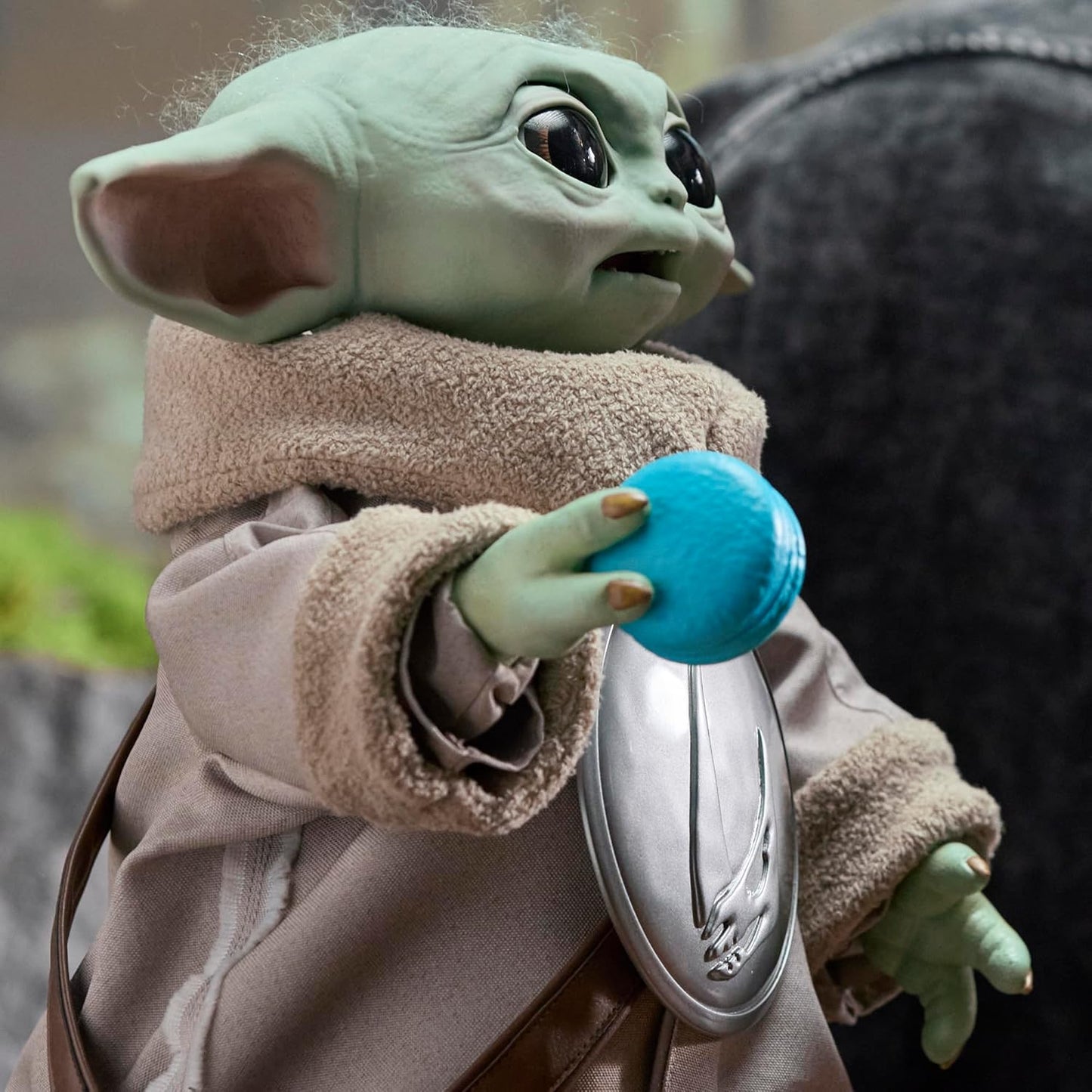 Star Wars Ultimate Grogu 1:1 Scale Premium Animatronic Limited Edition Life-Size Replica Hasbro
