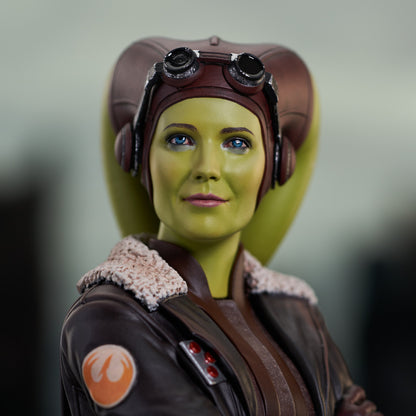 Star Wars: Ahsoka Hera Syndulla 1:6 Scale Mini-Bust - Hyperdrive Collector Zone