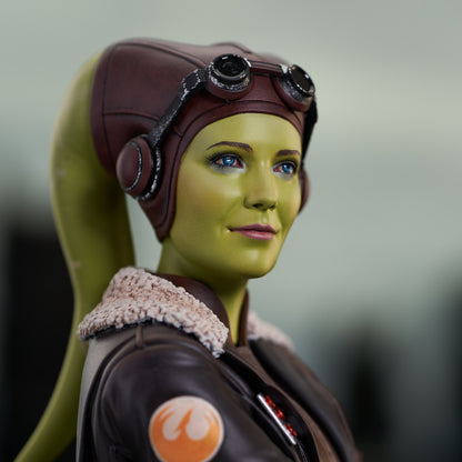 Star Wars: Ahsoka Hera Syndulla 1:6 Scale Mini-Bust - Hyperdrive Collector Zone