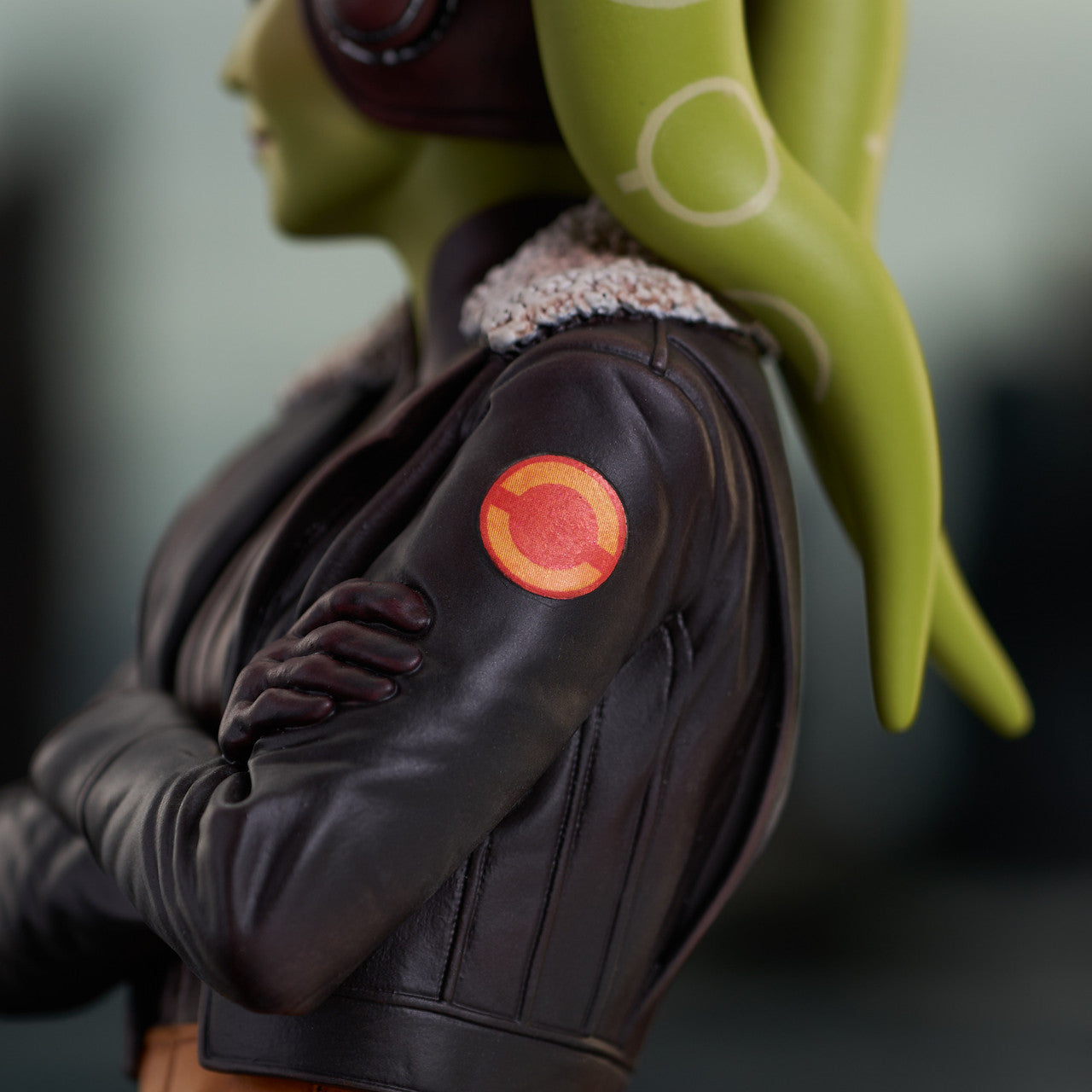 Star Wars: Ahsoka Hera Syndulla 1:6 Scale Mini-Bust - Hyperdrive Collector Zone