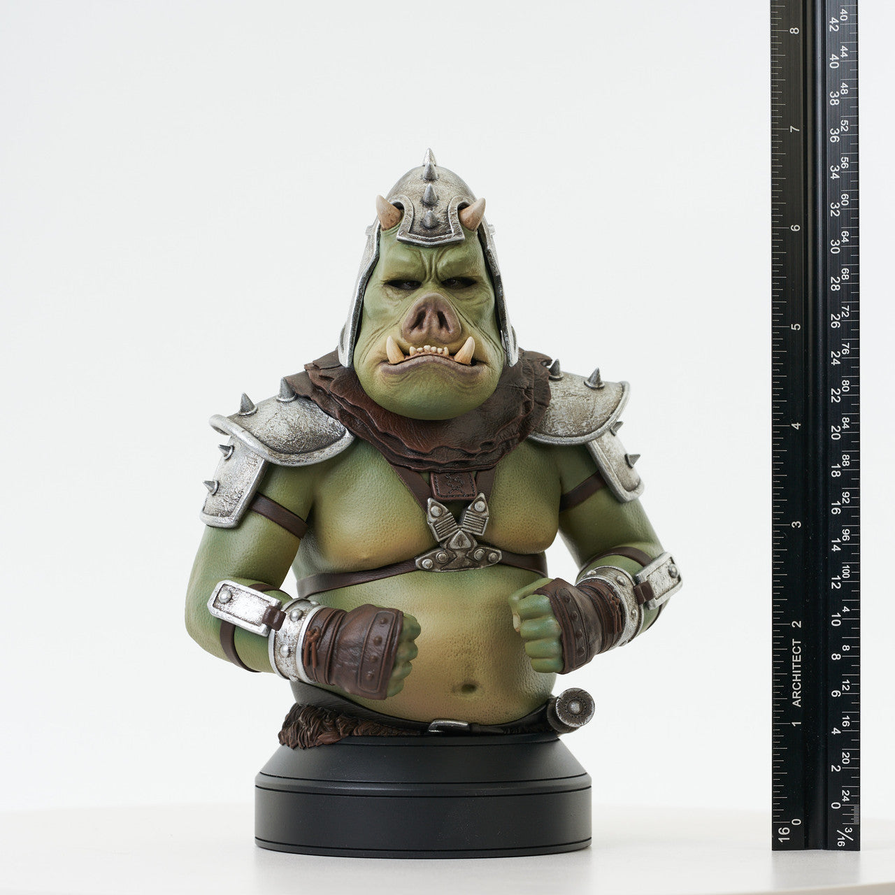 Star Wars: The Book of Boba Fett Gamorrean Body Guard 1:6 Scale Mini-Bust Gentle Giant