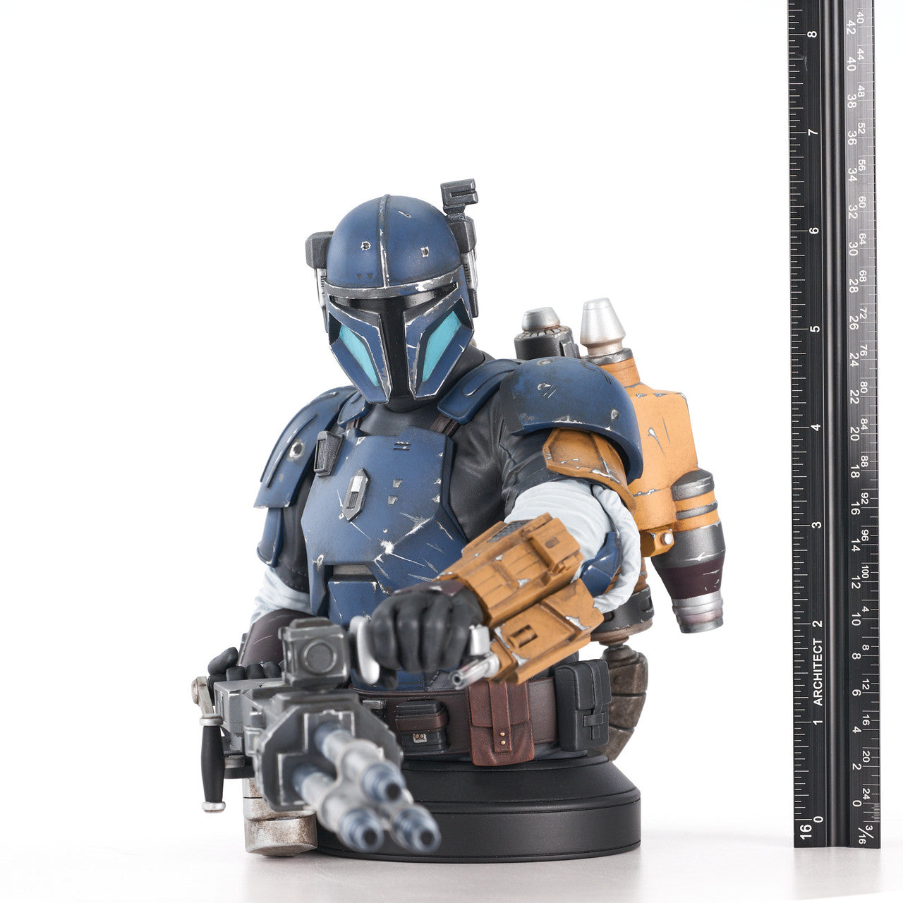 Star Wars: The Mandalorian Paz Vizsla 1:6 Scale Mini-Bust ~ Pre-Order Gentle Giant