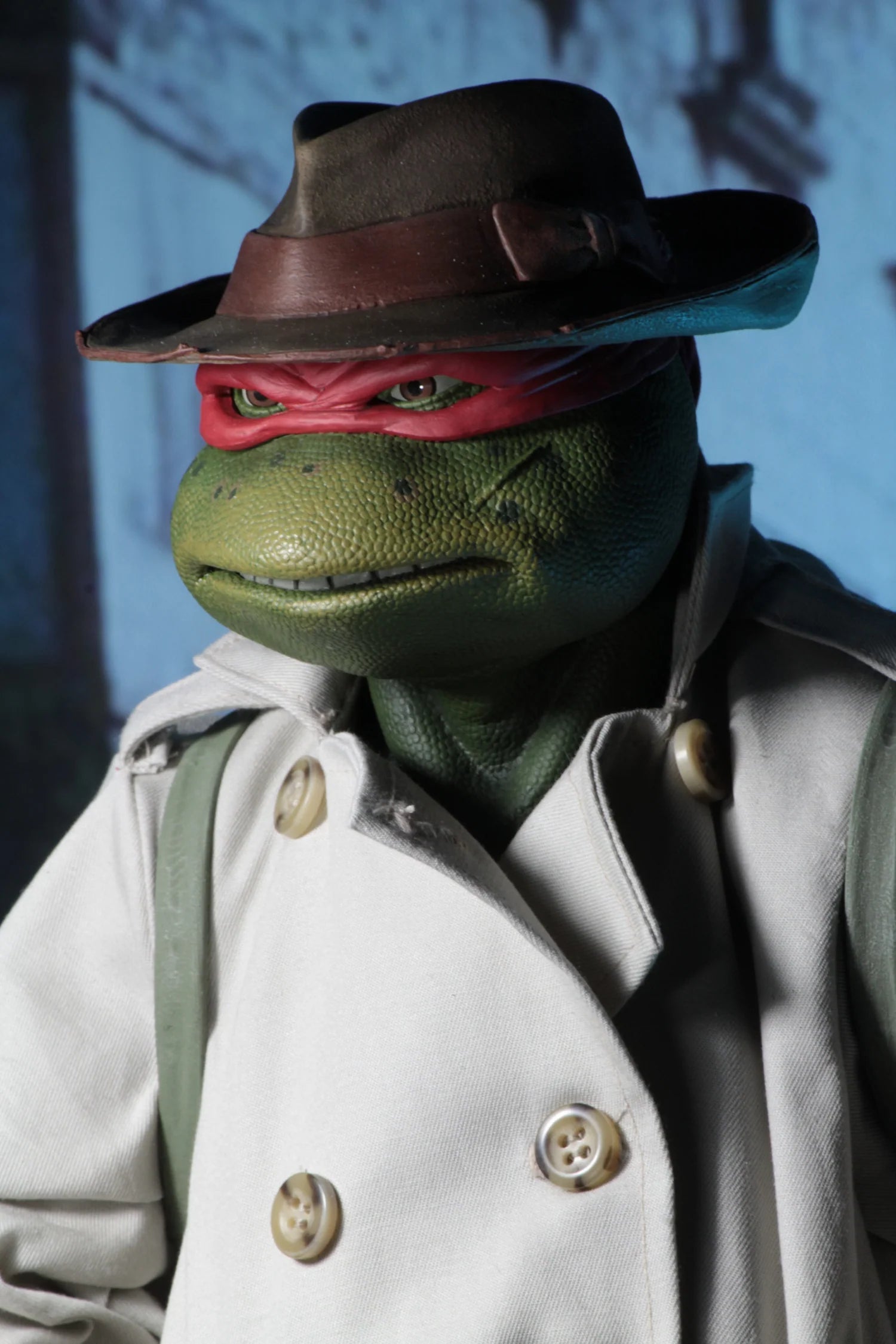 Teenage Mutant Ninja Turtles Movie Raphael in Disguise 1:4 Scale Action Figure NECA