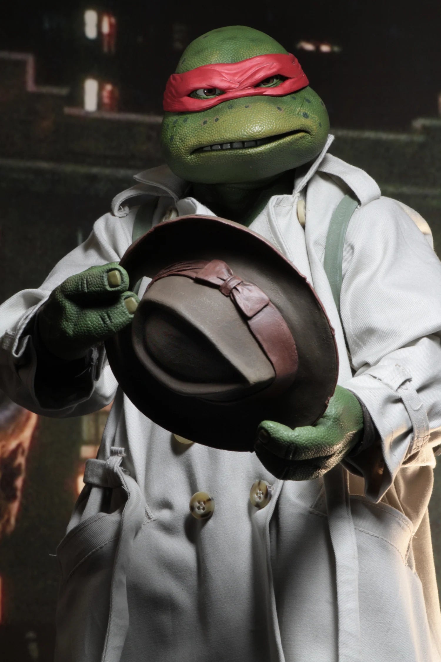 Teenage Mutant Ninja Turtles Movie Raphael in Disguise 1:4 Scale Action Figure NECA