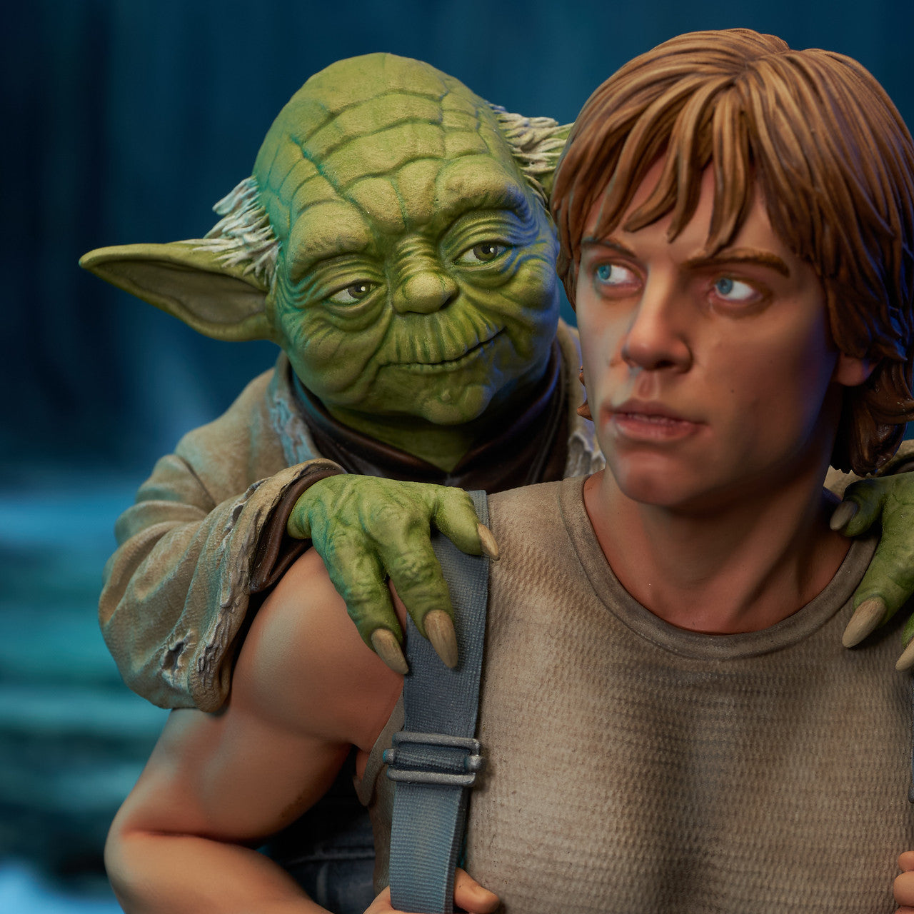 Star Wars: The Empire Strikes Back Luke Skywalker with Yoda 1:6 Scale Mini-Bust - Hyperdrive Collector Zone