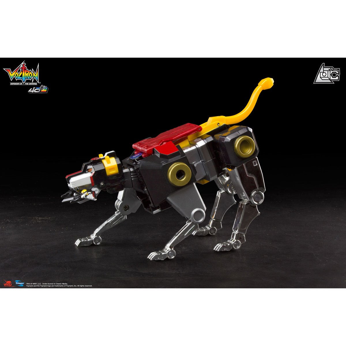 Voltron 40th Anniversary Gift Set with Light-Up Sound Base Toynami