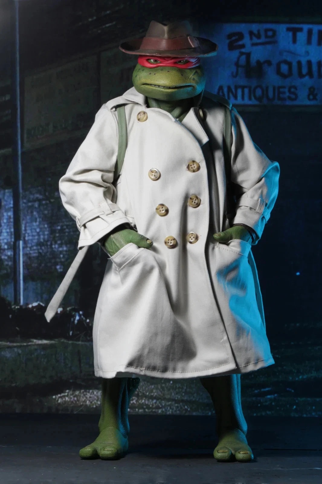 Teenage Mutant Ninja Turtles Movie Raphael in Disguise 1:4 Scale Action Figure NECA