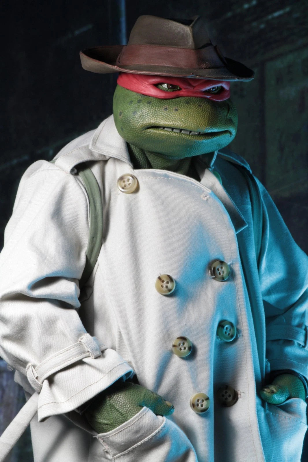Teenage Mutant Ninja Turtles Movie Raphael in Disguise 1:4 Scale Action Figure NECA